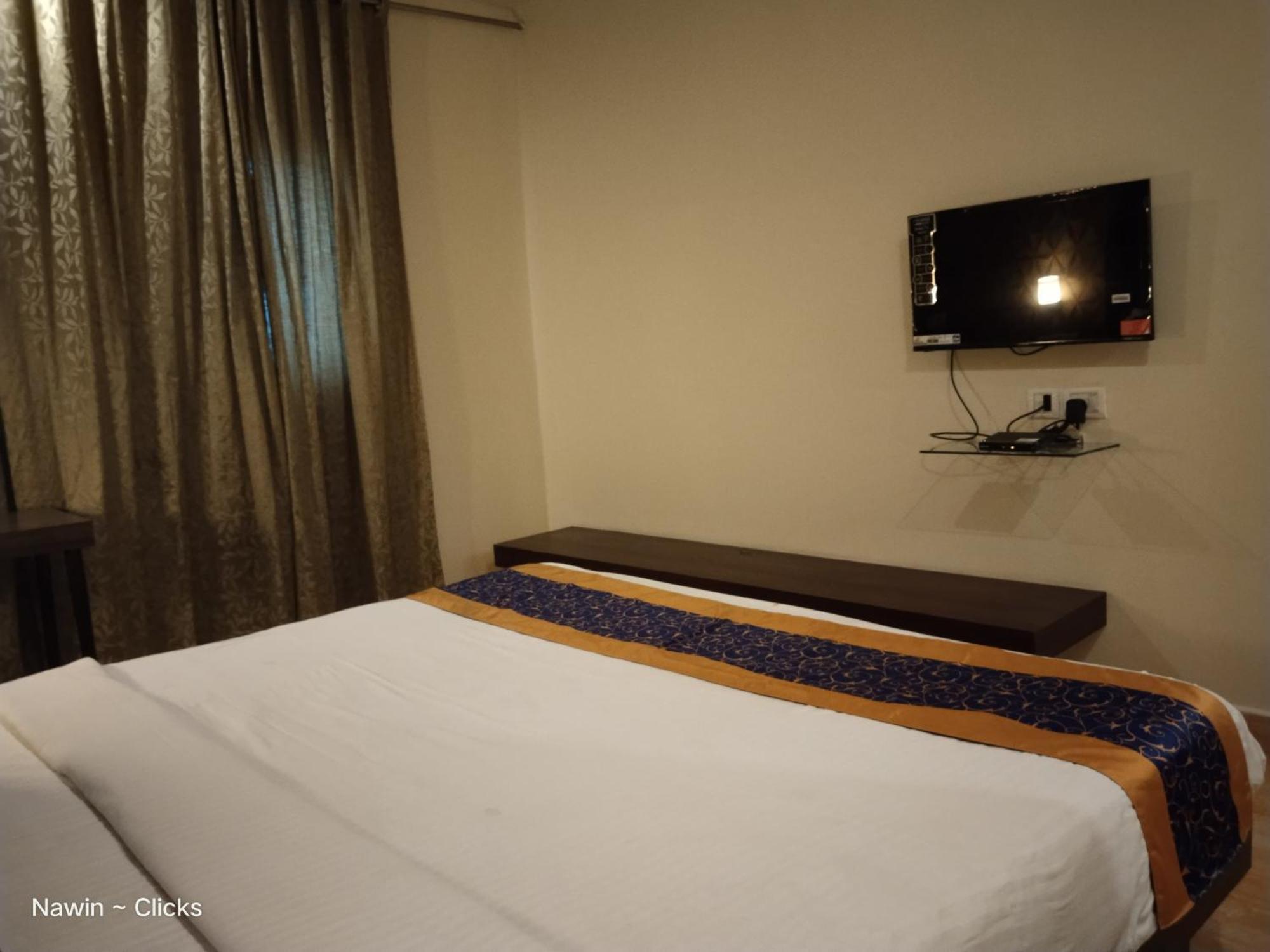 Redfox Hotel- Aminjikarai Chennai Esterno foto